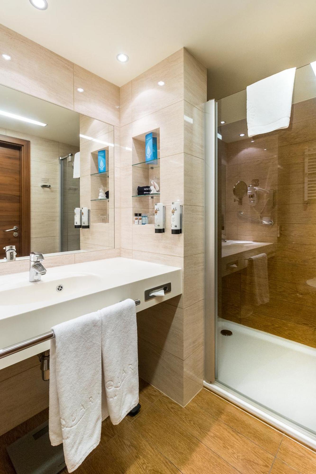 Superior Double Room Extra Bed